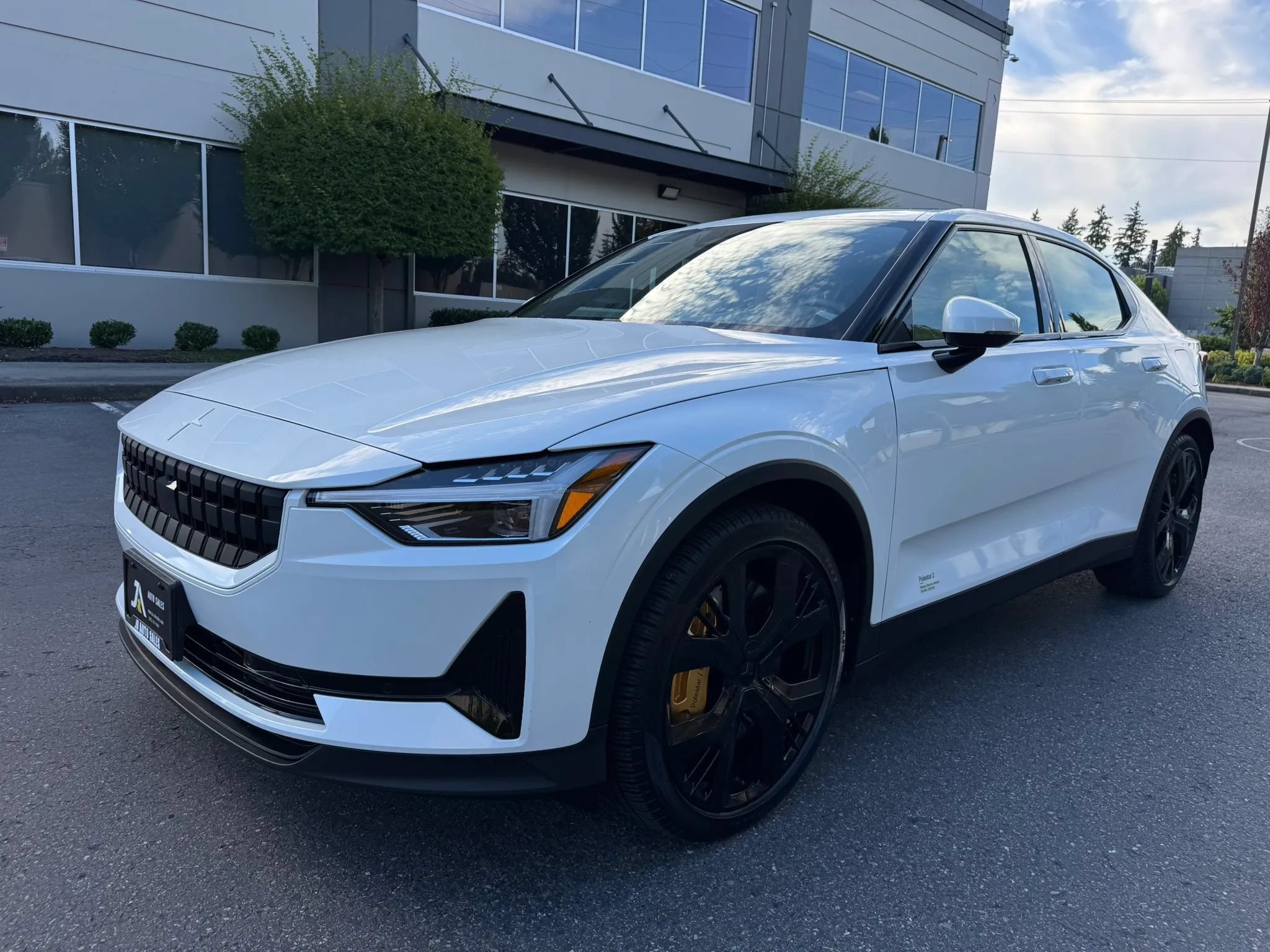 Used 2022 Polestar Polestar 2 w/ Performance Package AWD/4WD image 4