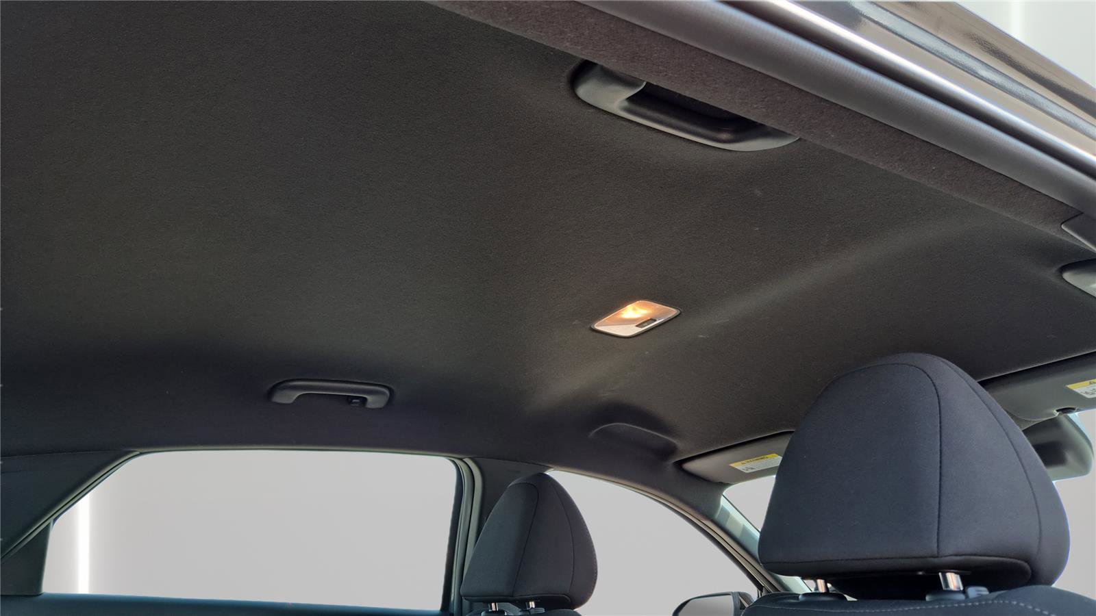 Used 2025 Hyundai Elantra Sport image 18