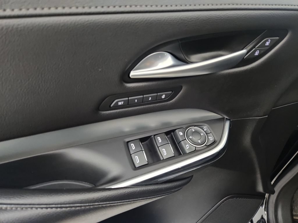 Used 2023 Cadillac XT4 Premium Luxury FWD image 23