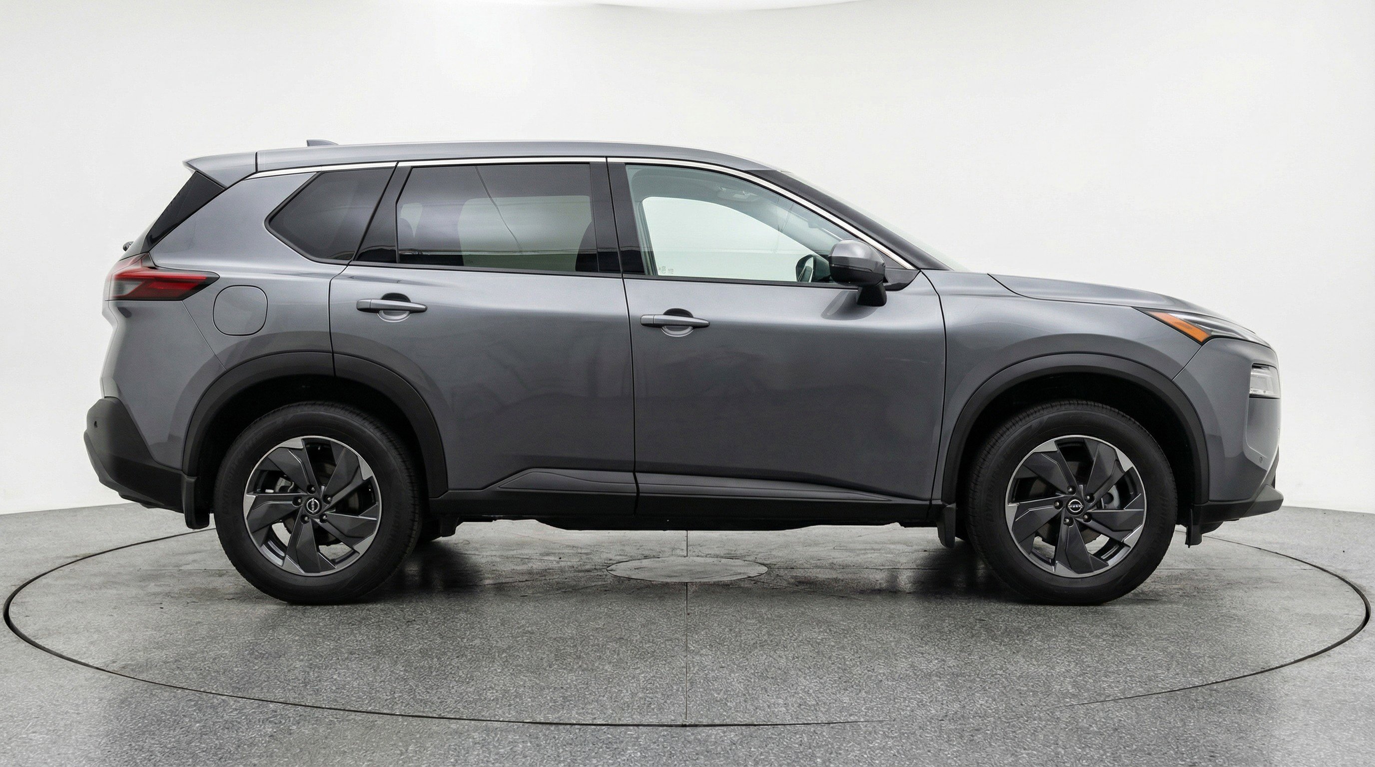 Used 2025 Nissan Rogue SV image 11