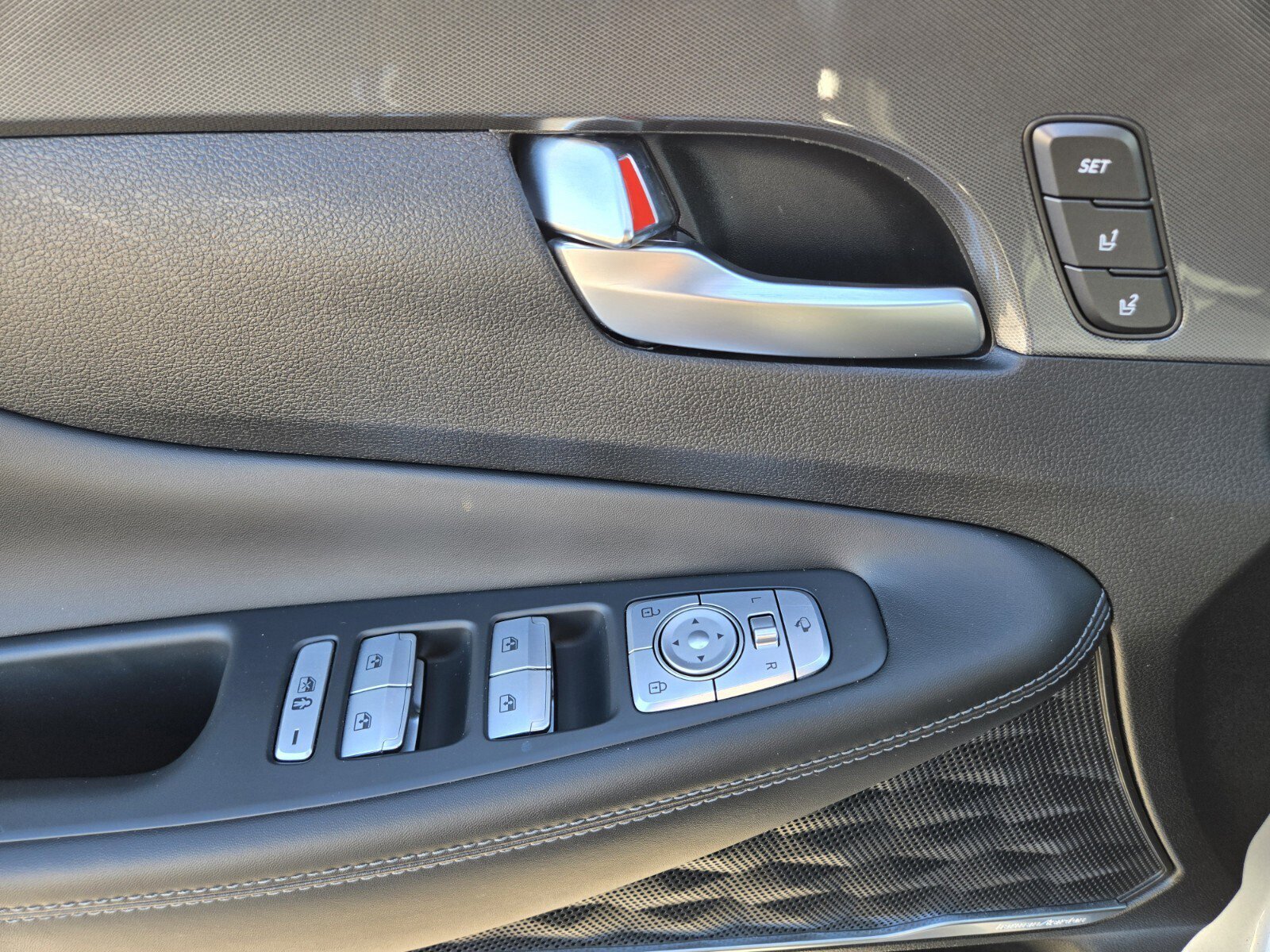 Used 2023 Hyundai Santa Fe Calligraphy image 18