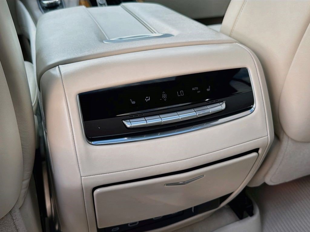 Certified 2023 Cadillac Escalade Sport Platinum w/ LPO, Floor Liner Package AWD/4WD image 25