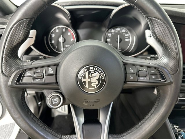 Used 2022 Alfa Romeo Giulia Veloce image 22