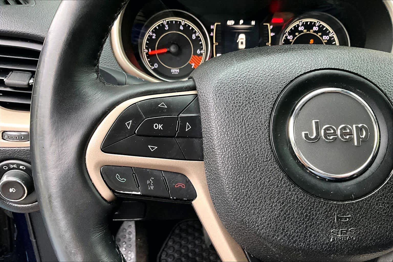 Used 2014 Jeep Cherokee Latitude w/ Cold Weather Group FWD image 24