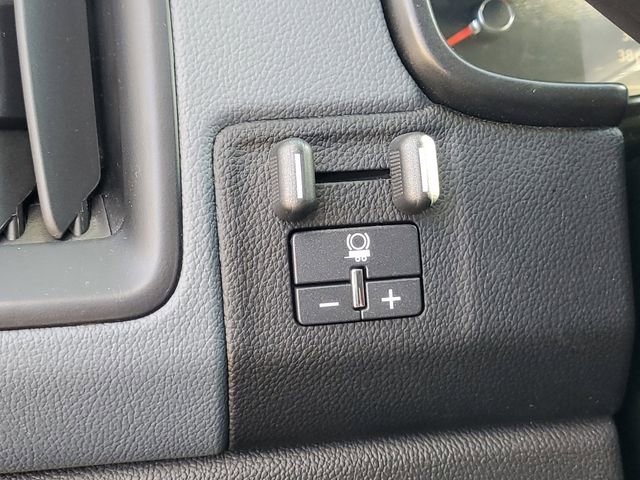 Used 2022 Chevrolet Colorado Z71 w/ Z71 Midnight Edition image 16