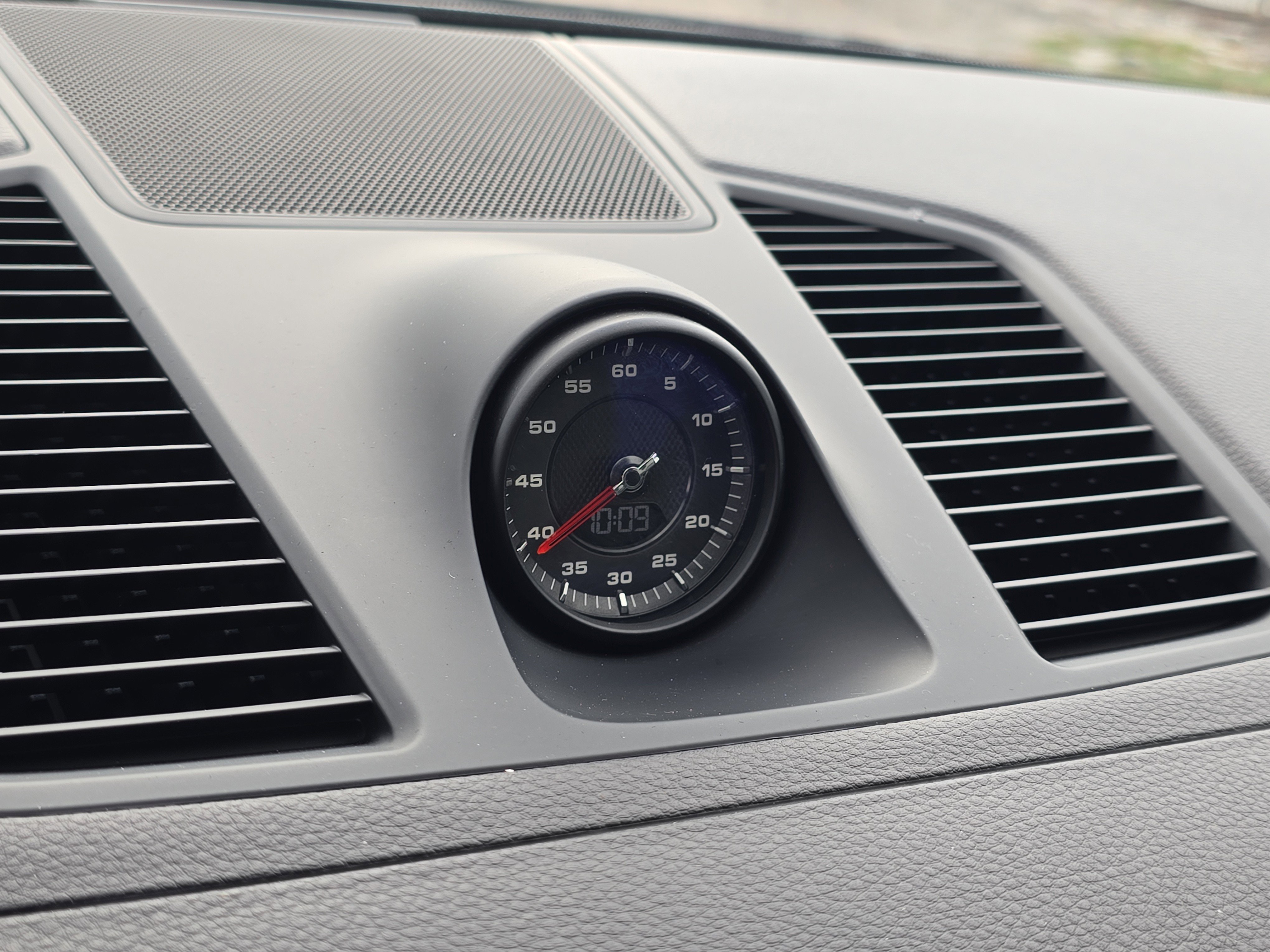 Used 2023 Porsche Cayenne S Platinum image 23