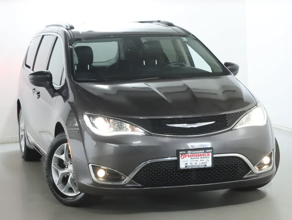 Used 2017 Chrysler Pacifica Touring-L Plus w/ Tire & Wheel Group