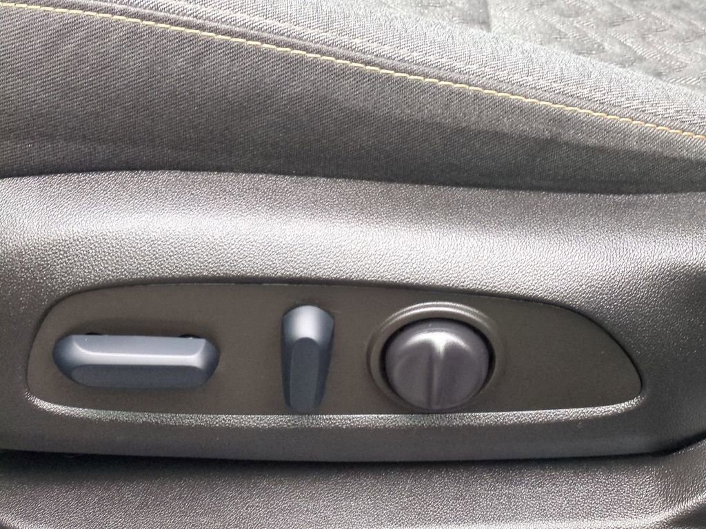 Used 2022 Chevrolet Equinox LT image 19