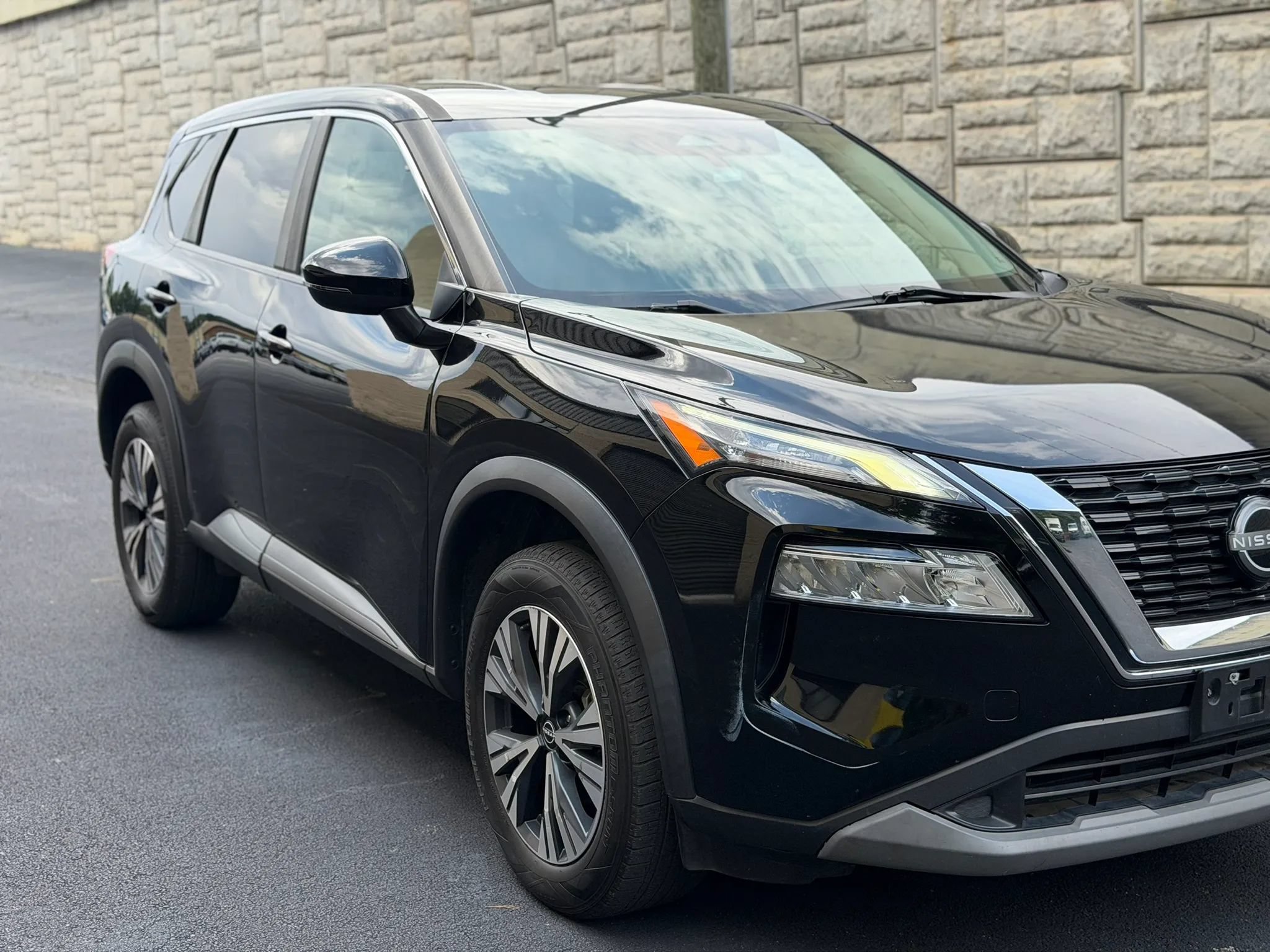 Used 2022 Nissan Rogue SV FWD image 41