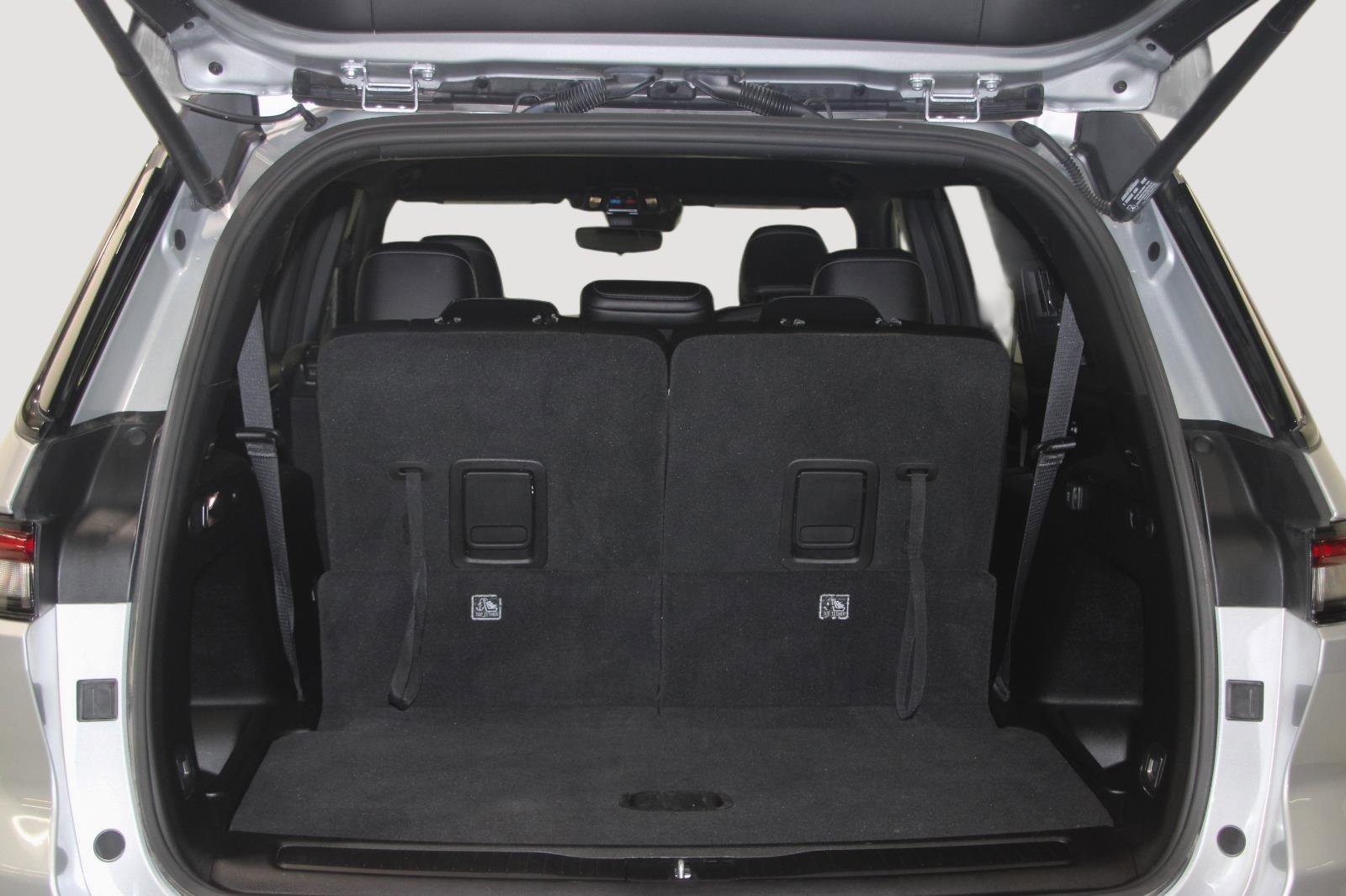 Used 2024 Jeep Grand Cherokee L Laredo image 22