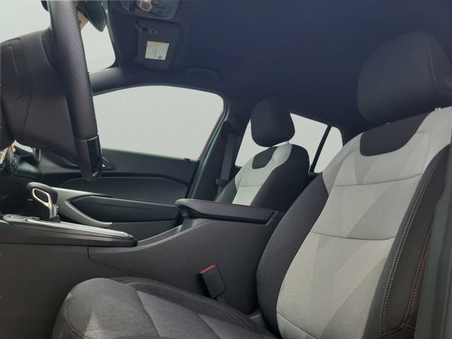 Used 2025 Chevrolet Trax RS w/ Driver Confidence Package FWD image 20
