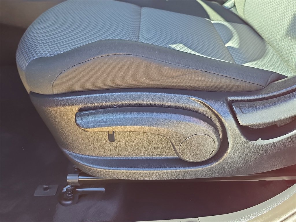 Certified 2025 Kia Soul LX w/ LX Technology Package image 22