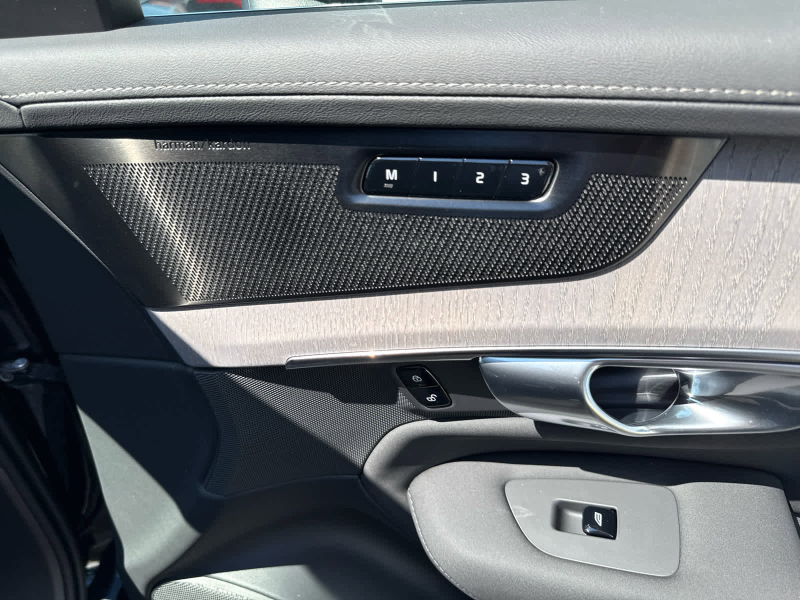 New 2026 Volvo XC90 T8 Ultra w/ Protection Package Premier AWD/4WD image 35