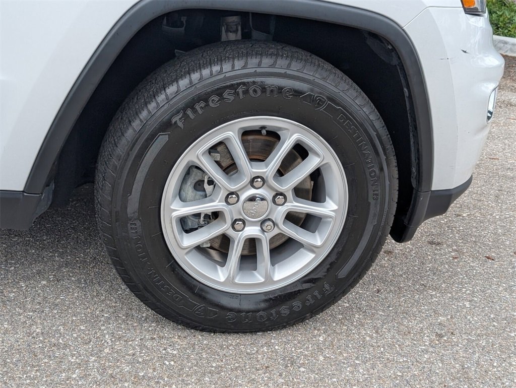 Used 2019 Jeep Grand Cherokee Laredo image 9