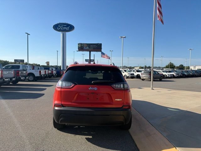 Used 2021 Jeep Cherokee Latitude FWD image 4