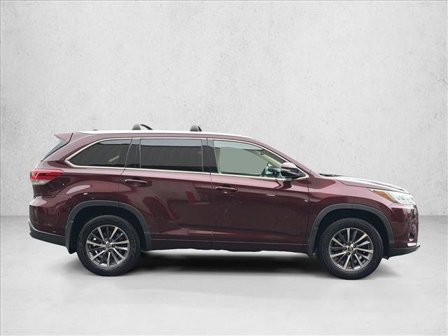 Used 2018 Toyota Highlander XLE image 4