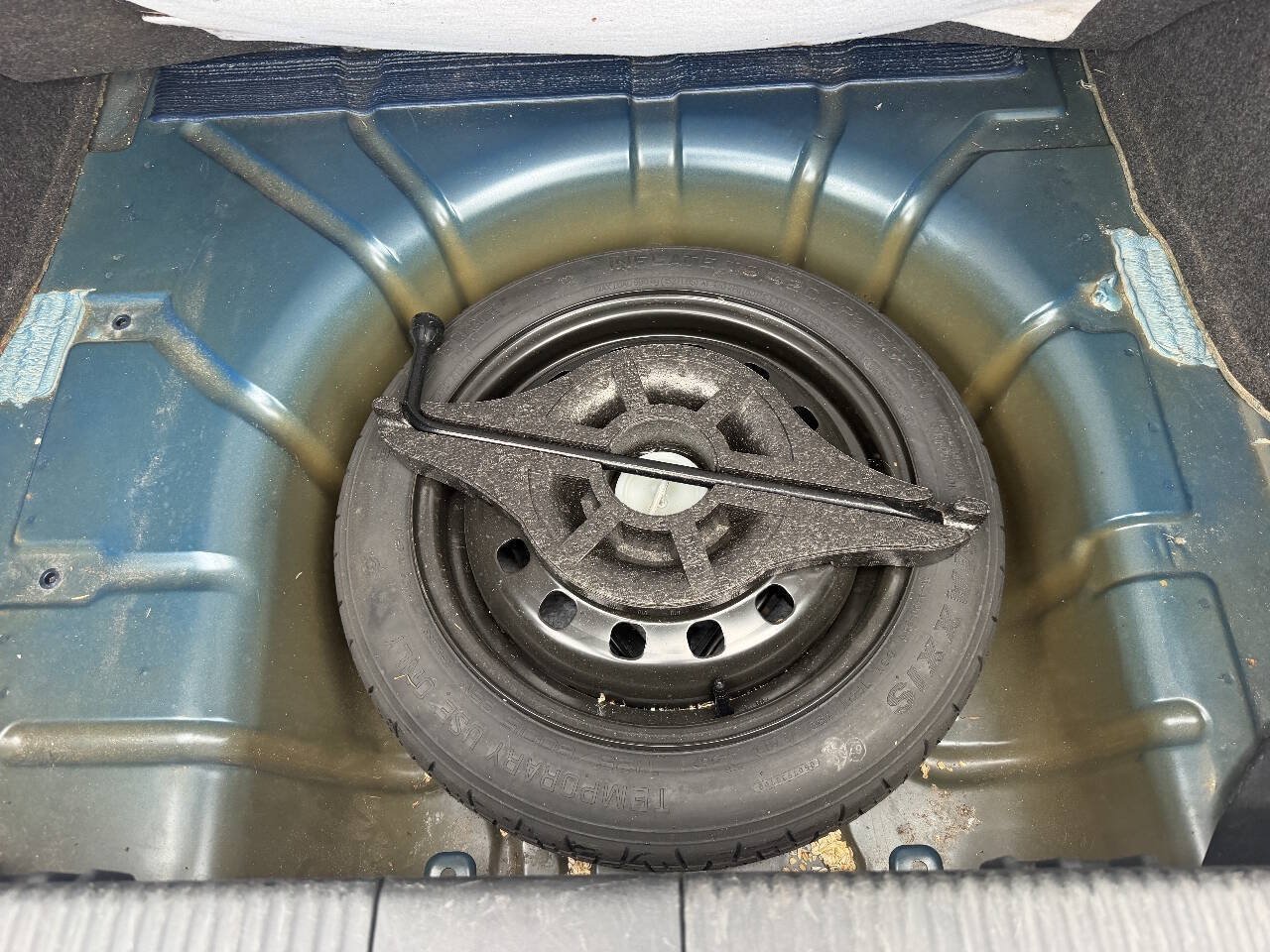 Used 2010 Ford Focus SE FWD image 13