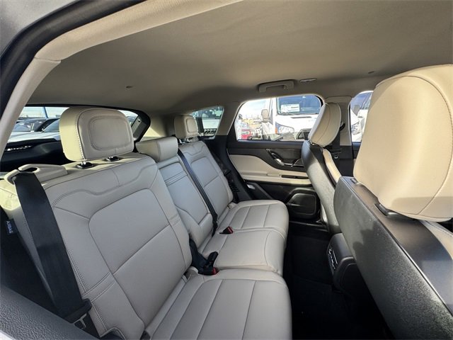 New 2026 Lincoln Corsair Premiere image 12