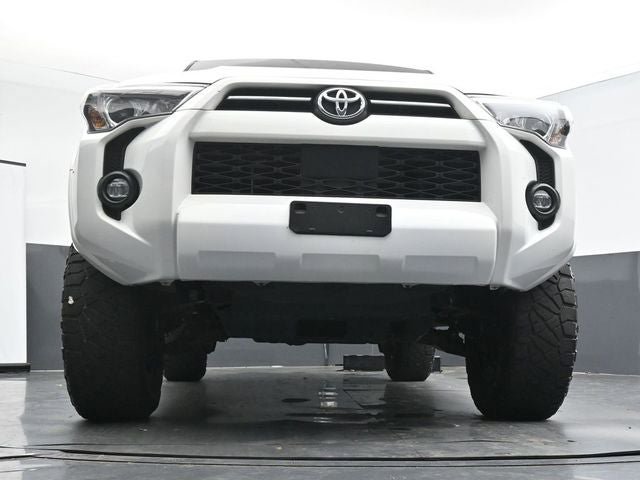 Used 2022 Toyota 4Runner SR5 AWD/4WD image 28