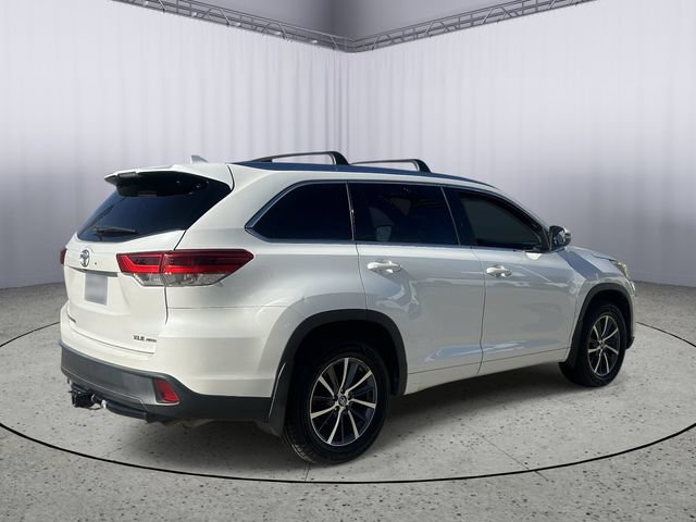 Used 2018 Toyota Highlander XLE AWD/4WD image 9