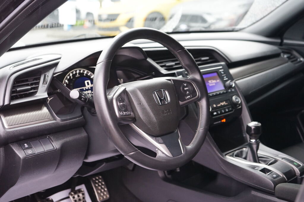 Used 2018 Honda Civic Sport image 7