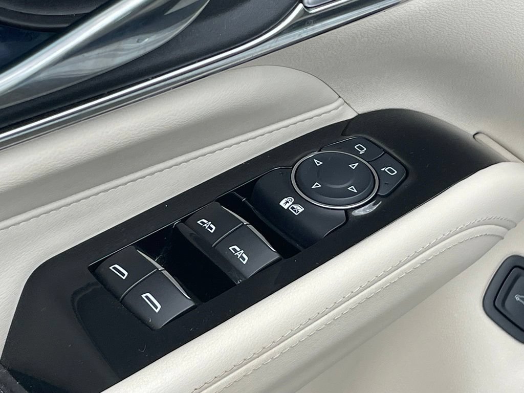 Certified 2023 Cadillac CT4 Premium Luxury AWD/4WD image 25