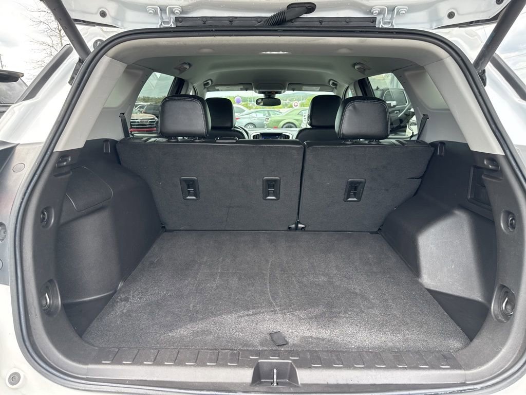 Used 2024 GMC Terrain SLT AWD/4WD image 29