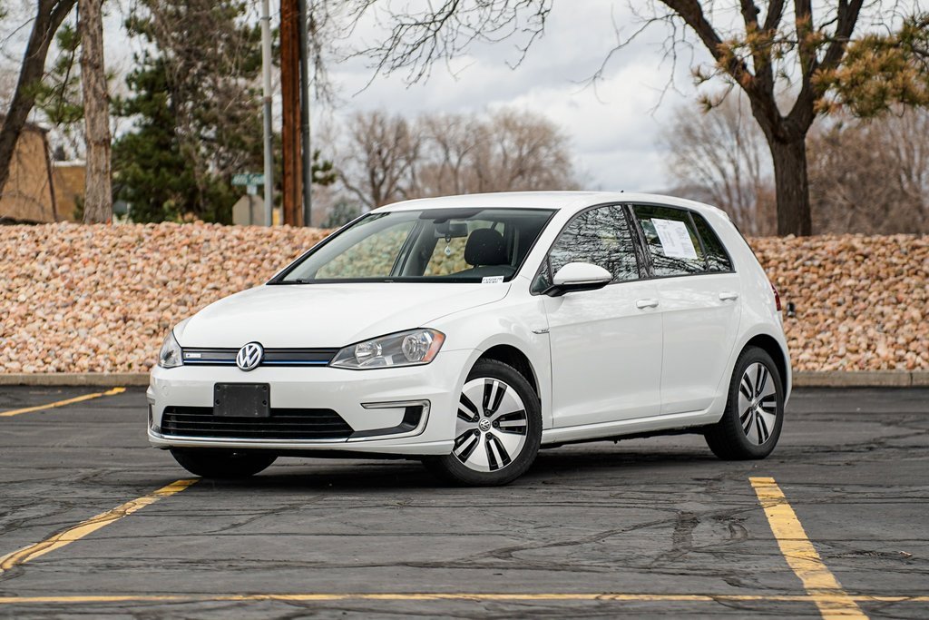 Used 2016 Volkswagen e-Golf SE w/ DC Fast Charging Package