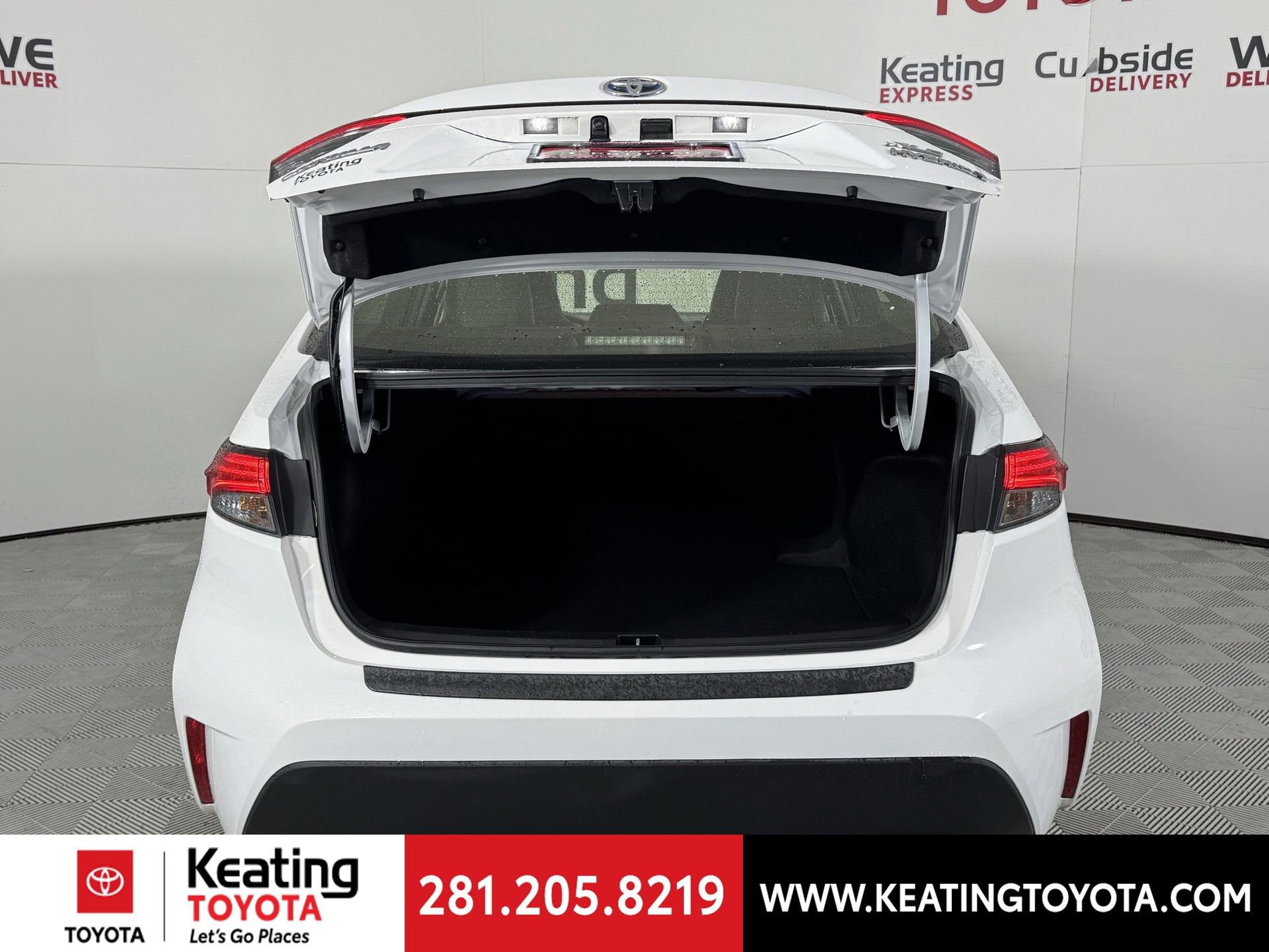 Used 2024 Toyota Corolla XLE image 17