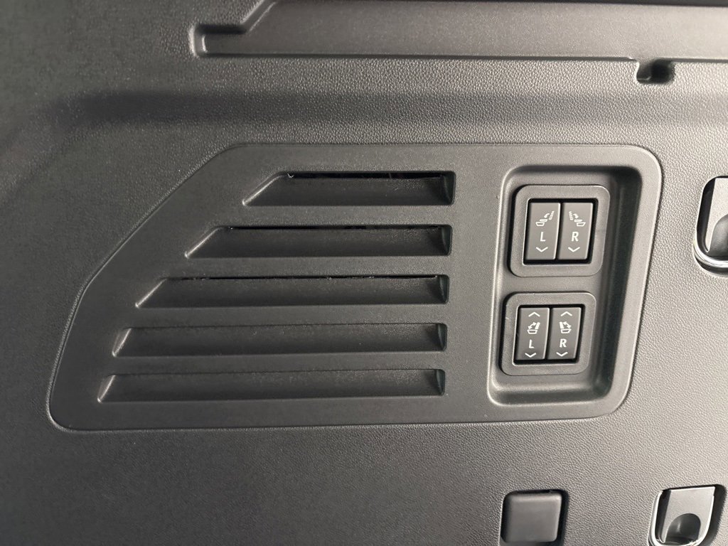 New 2026 Chevrolet Traverse RS image 46