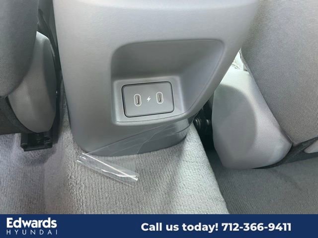 New 2025 Hyundai Elantra SEL image 12