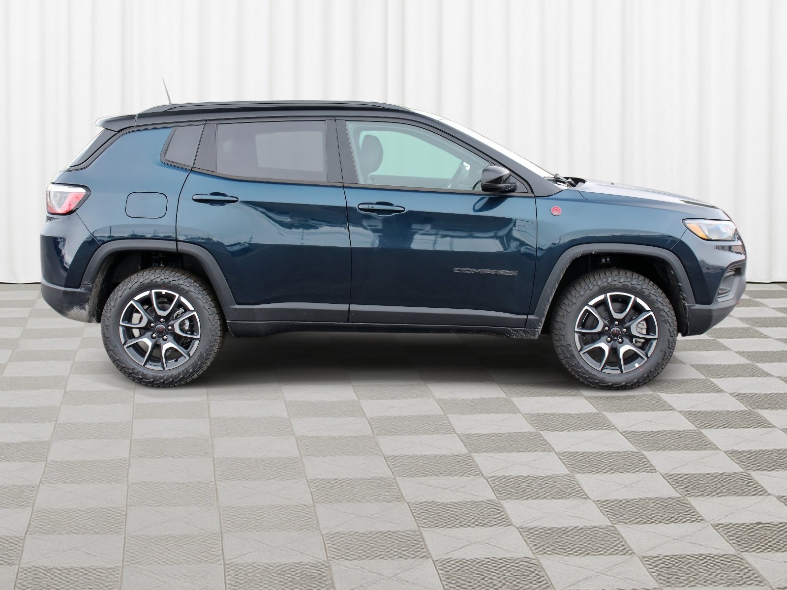 New 2026 Jeep Compass Trailhawk AWD/4WD image 32