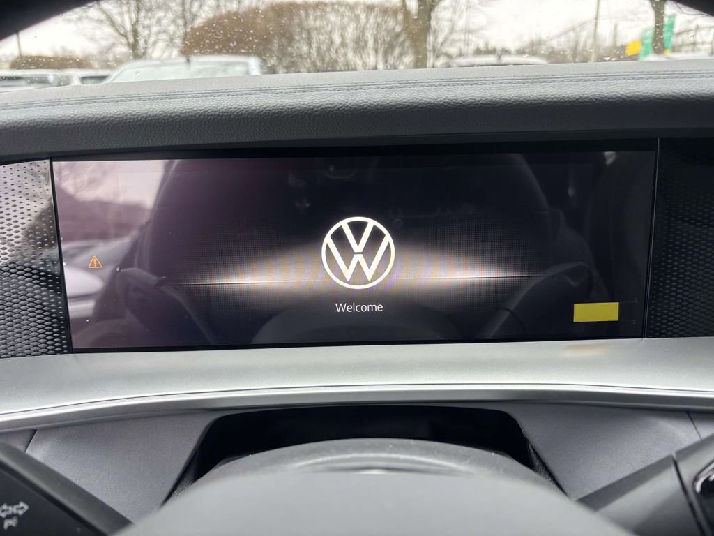 New 2026 Volkswagen Tiguan SE R-Line image 16