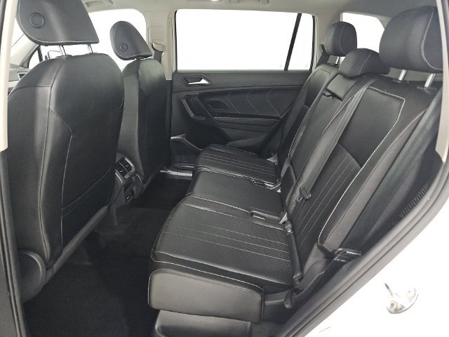 Used 2023 Volkswagen Tiguan SE w/ Panoramic Sunroof Package AWD/4WD image 11