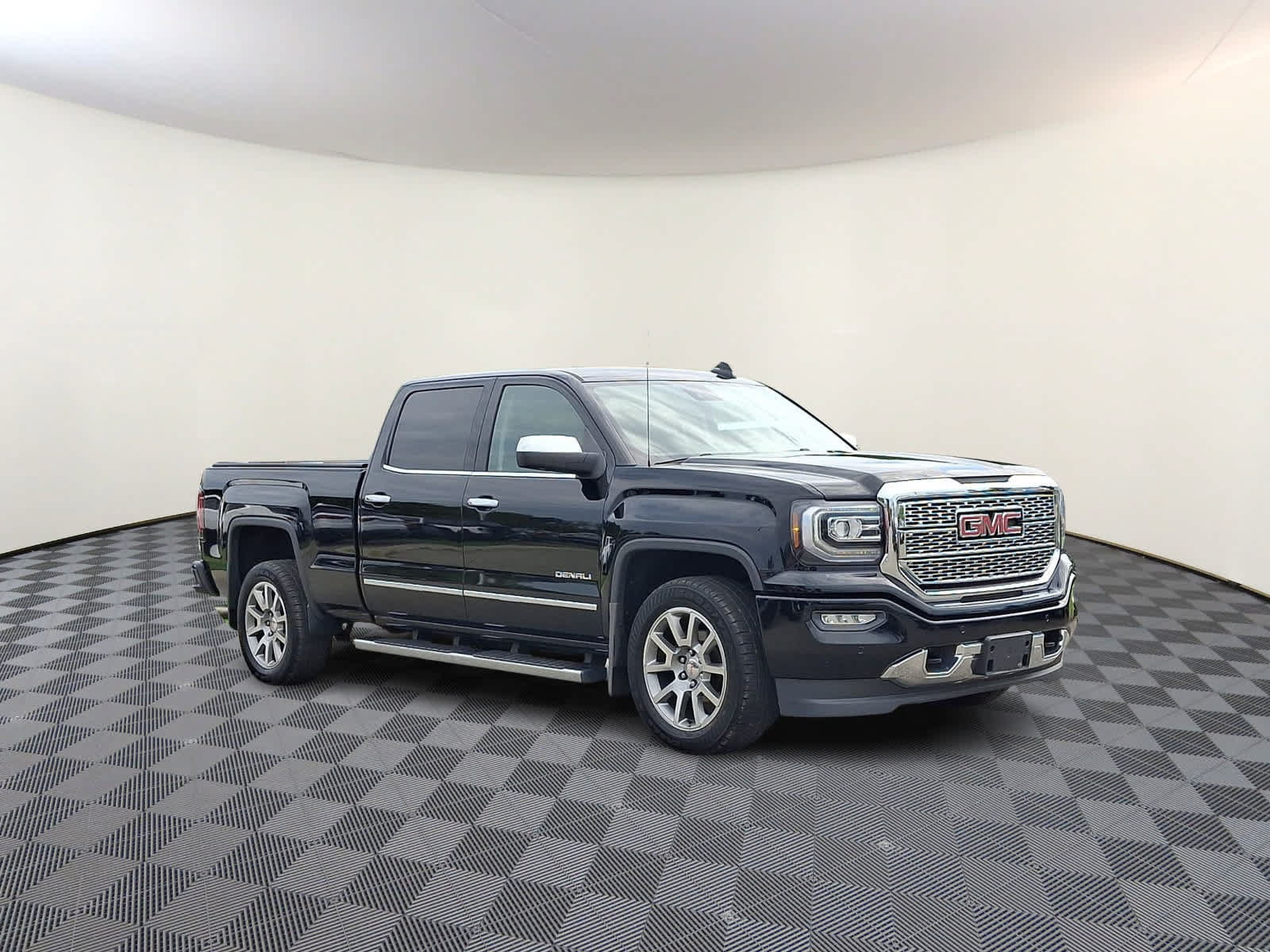 Used 2018 GMC Sierra 1500 Denali AWD/4WD image 4