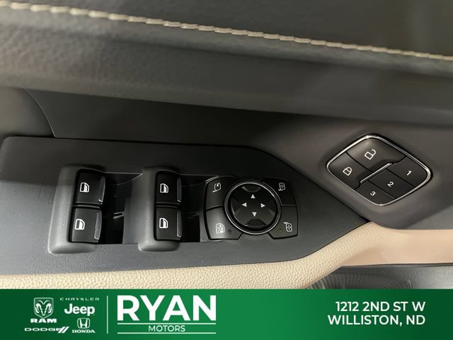 Used 2024 Ford Expedition Max XLT AWD/4WD image 45