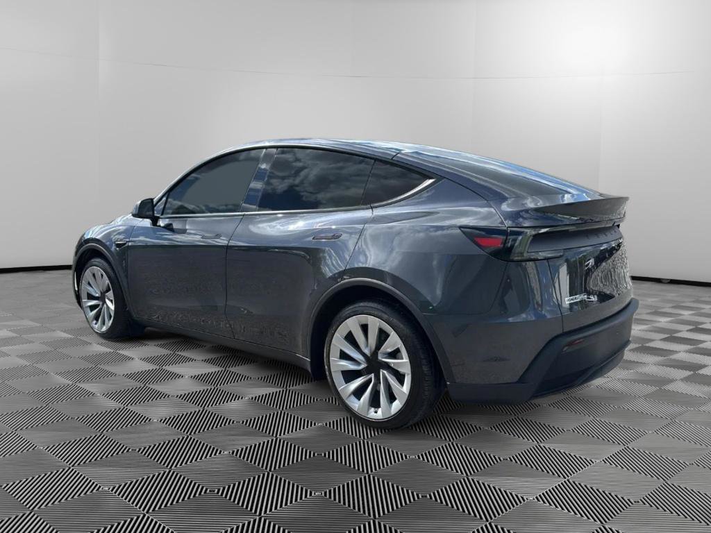 Used 2026 Tesla Model Y Long Range AWD/4WD image 3
