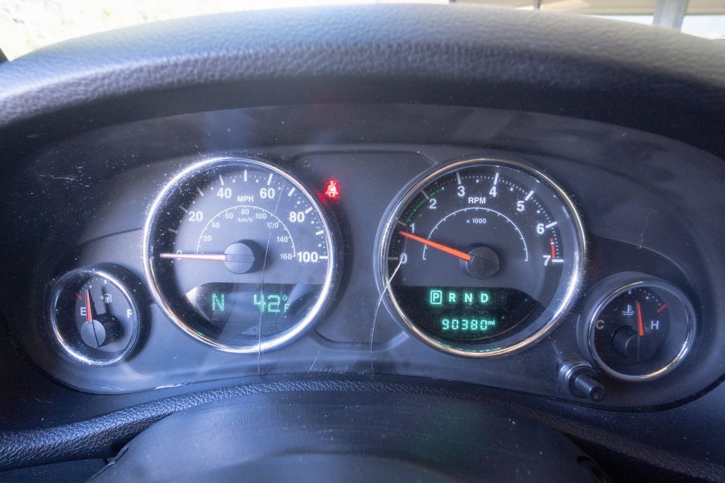 Used 2018 Jeep Wrangler Unlimited Sahara w/ Max Tow Package image 13