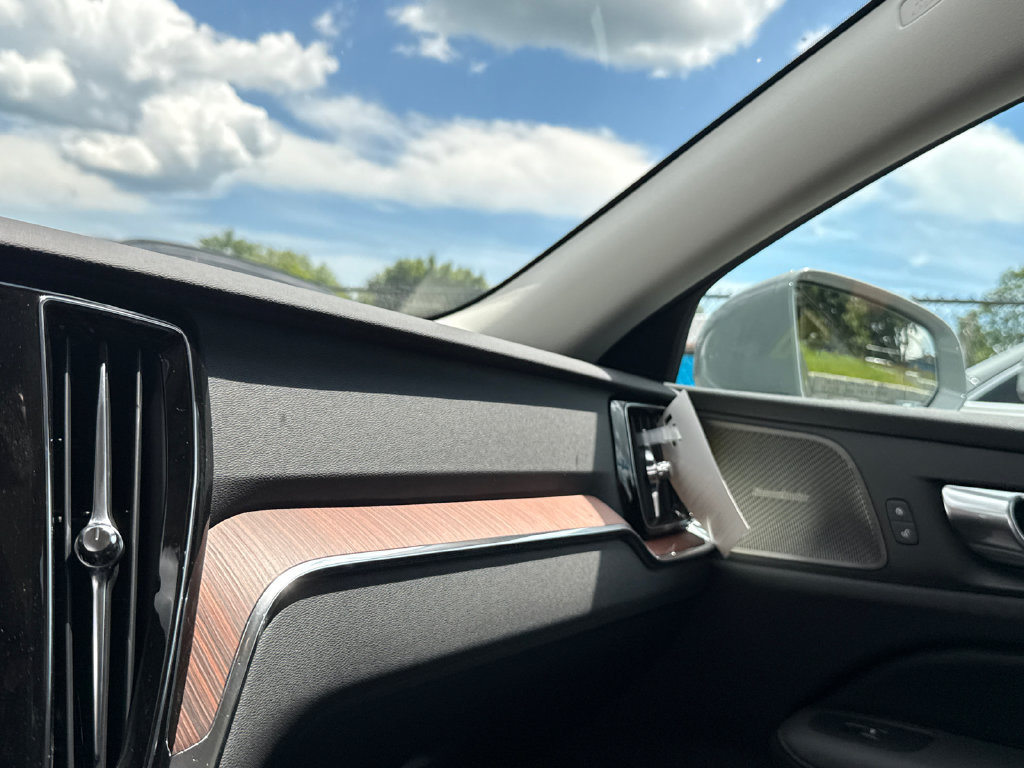 New 2026 Volvo V60 B5 Cross Country Plus w/ Climate Package AWD/4WD image 18
