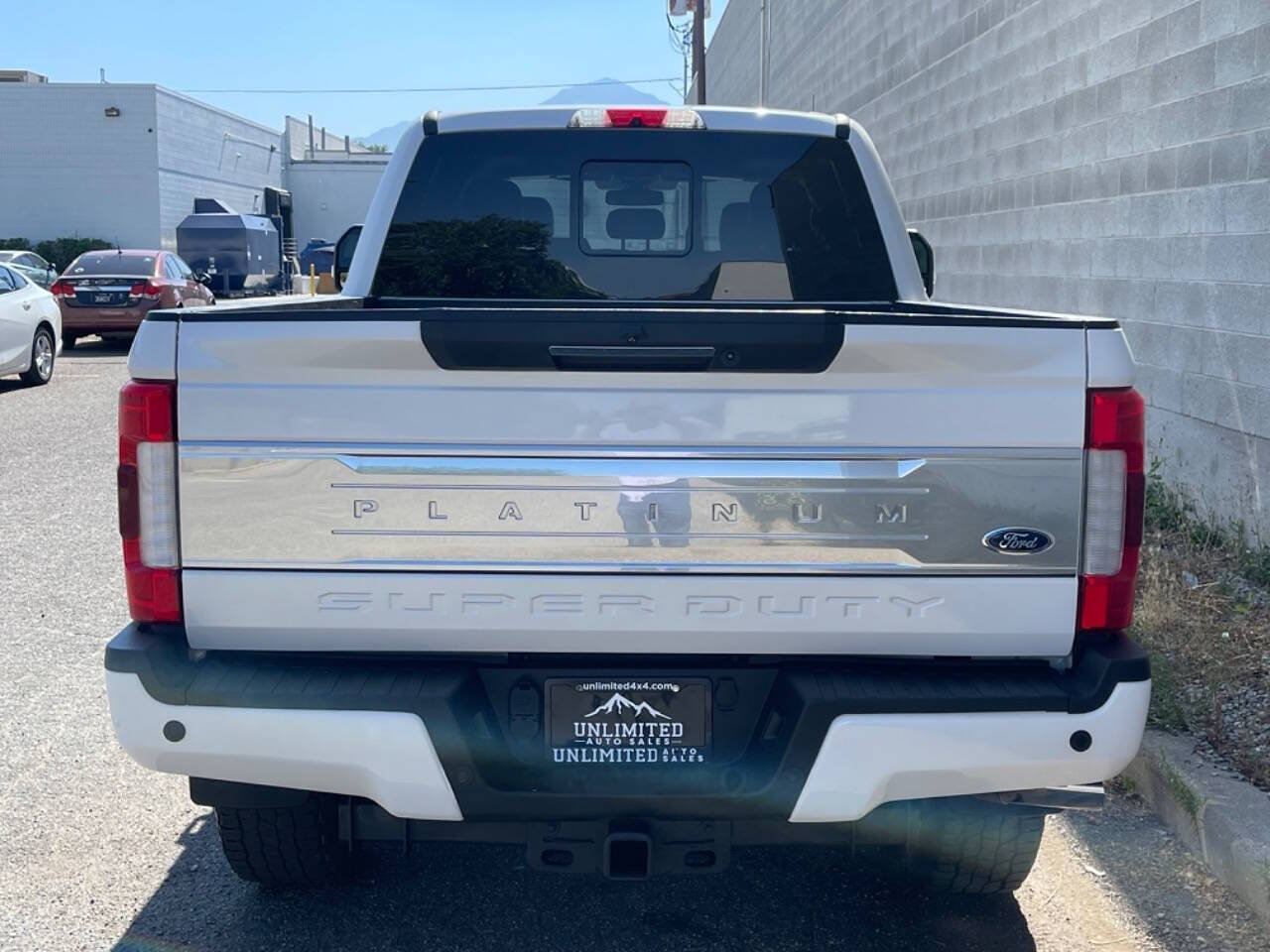 Used 2019 Ford F350 Platinum w/ Platinum Ultimate Package AWD/4WD image 13