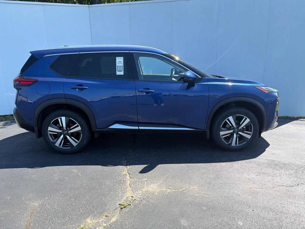 Used 2023 Nissan Rogue Platinum AWD/4WD image 2
