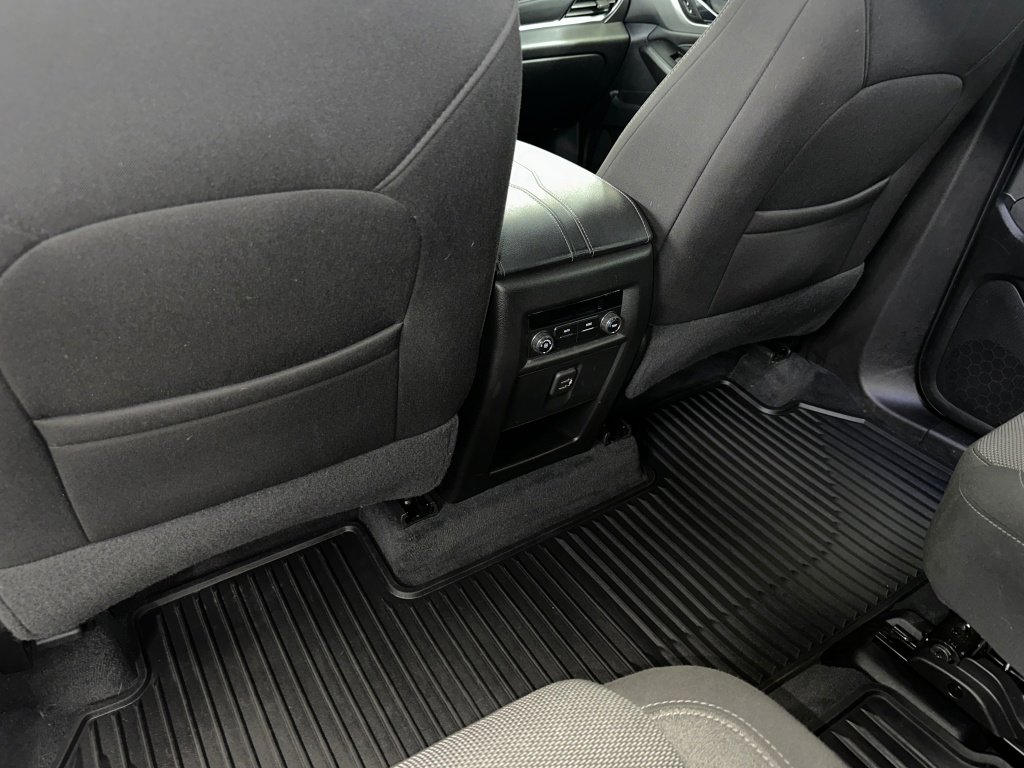 Certified 2023 Chevrolet Traverse LT image 20