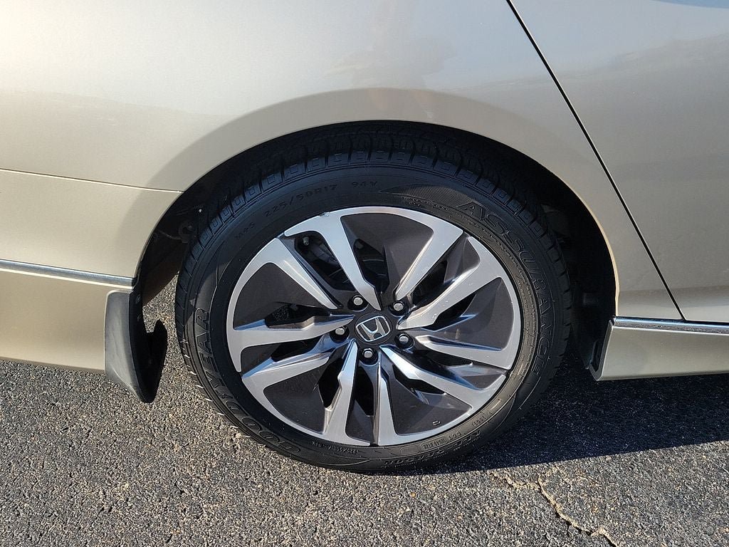 Used 2019 Honda Accord Touring image 7