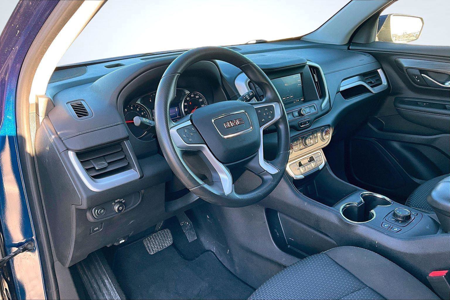 Used 2023 GMC Terrain SLE w/ Driver Convenience Package image 15
