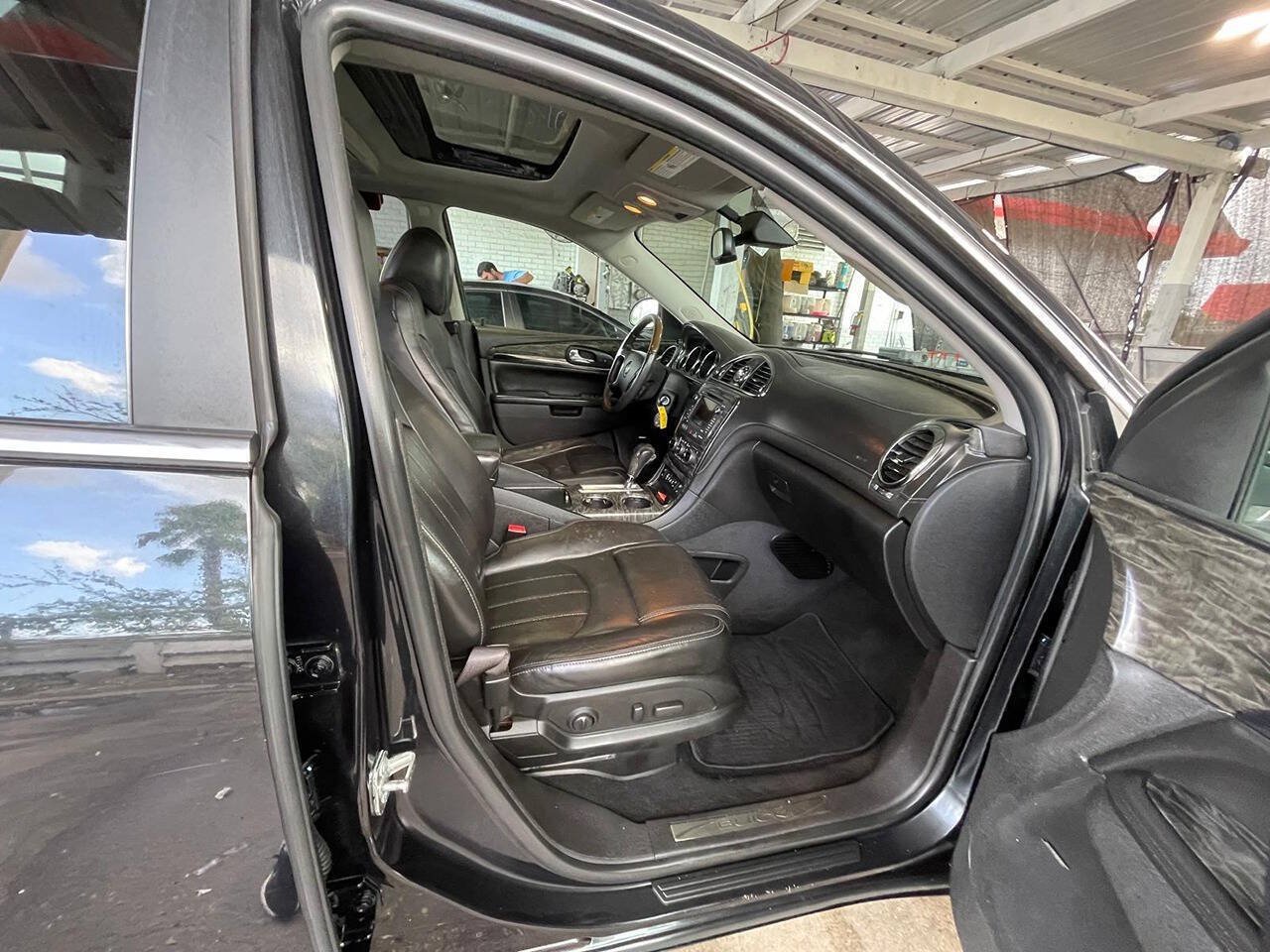Used 2014 Buick Enclave Premium AWD/4WD image 17