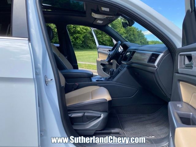 Used 2021 Volkswagen Atlas Cross Sport SE w/ Panoramic Sunroof Package FWD image 17