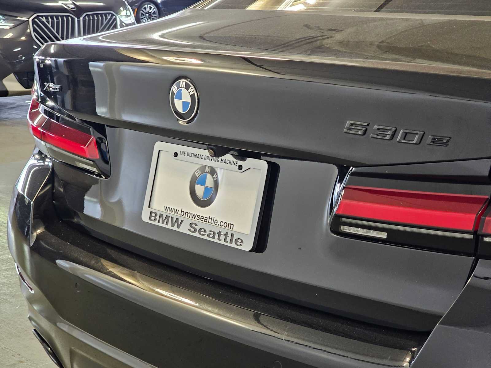 Used 2021 BMW 530e xDrive w/ M Sport Package AWD/4WD image 8