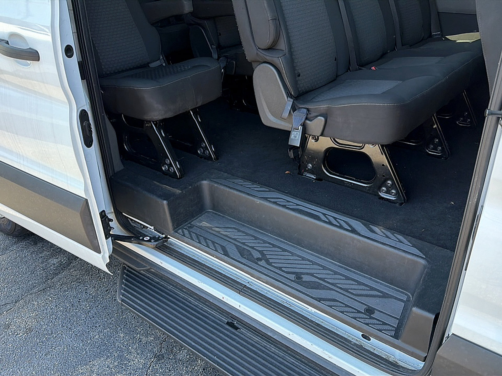 Used 2023 Ford Transit 350 XLT RWD image 26