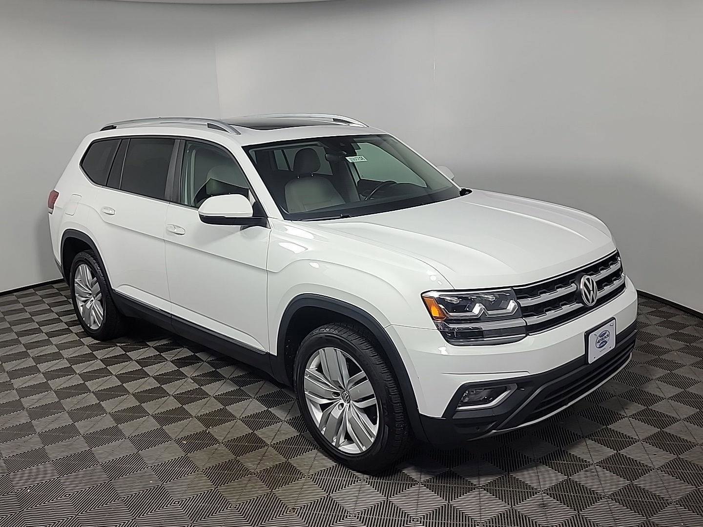 Used 2019 Volkswagen Atlas SEL image 2