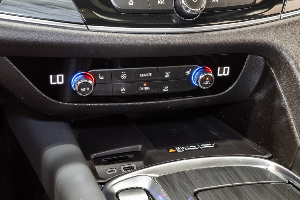Used 2023 Buick Enclave Essence w/ Experience Buick Package FWD image 24